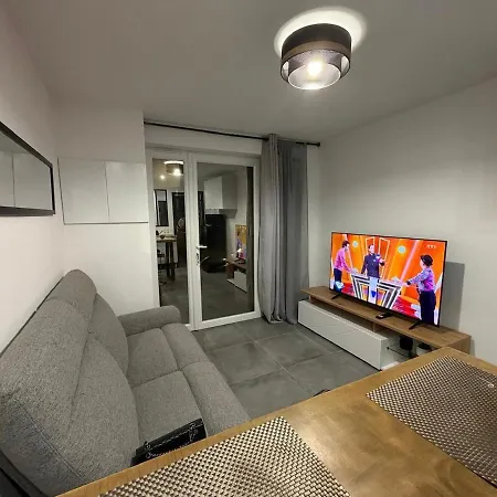 T2 Climatise Cosy ,centre-ville , Proche Plages Apartment *